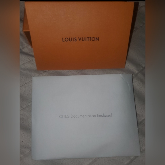 RARE LOUIS VUITTON LV Monogram Multiple Wallet w/ Tags Special Edition - Picture 9 of 13